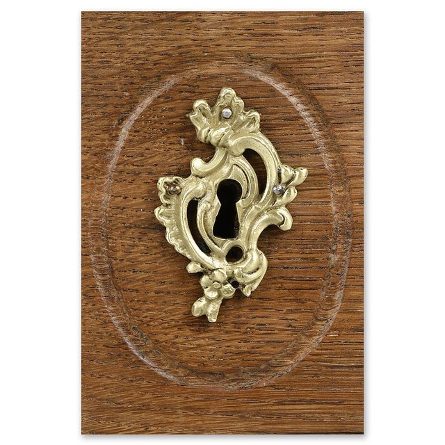 Louis XV Chest of Drawers in Wood For Sale - Image 5 of 9