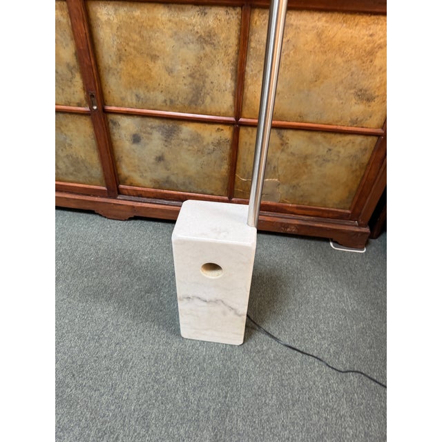 Mid-Century Modern Arching Chrome Floor Lamp With Marble Base For Sale - Image 3 of 12