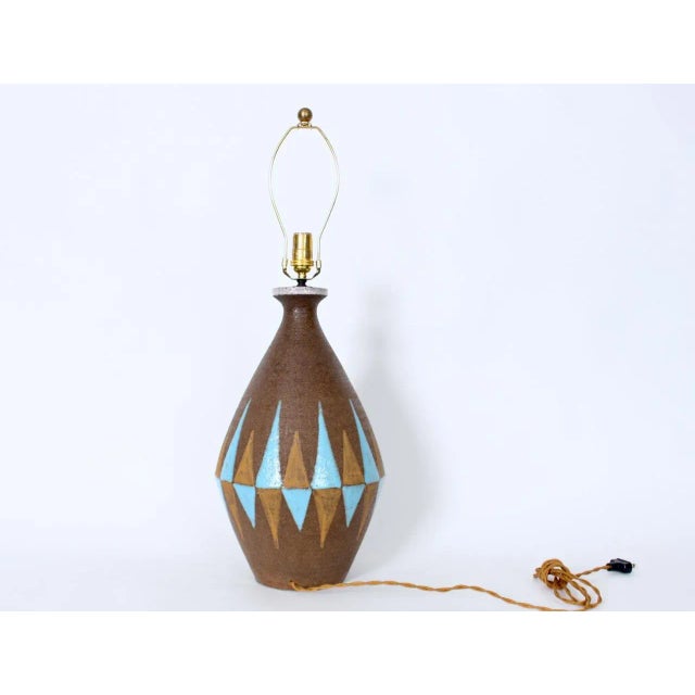 Mid-Century Modern 1950s Aldo Londi Cocoa & Pale Blue Ceramic Table Lamp For Sale - Image 3 of 12