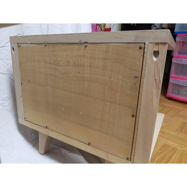 American of Martinsville Mid-Century Bedside Nightstands - A Pair For Sale - Image 4 of 12