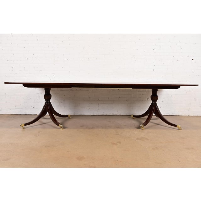 English Kittinger Georgian Banded Mahogany Double Pedestal Extension Dining Table, Newly Refinished For Sale - Image 3 of 11