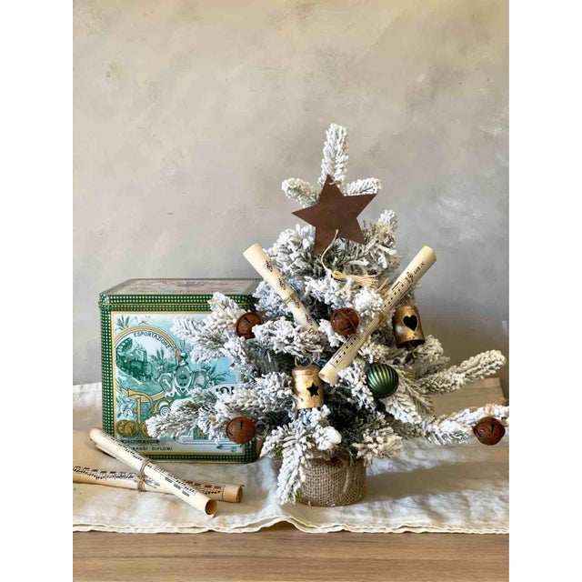 Brown Vintage Gentilini Roma Tin with Christmas Decoration, 1990s For Sale - Image 8 of 13