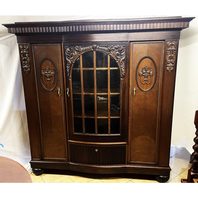 Monumental Study Bookcase with Beveled Crystal Glass Panes, Germany, 1910 For Sale - Image 6 of 18