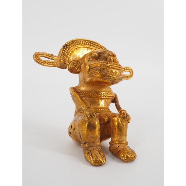 Colombian Taïrona Tumbaga Statuette of Shaman Sitting For Sale - Image 6 of 9