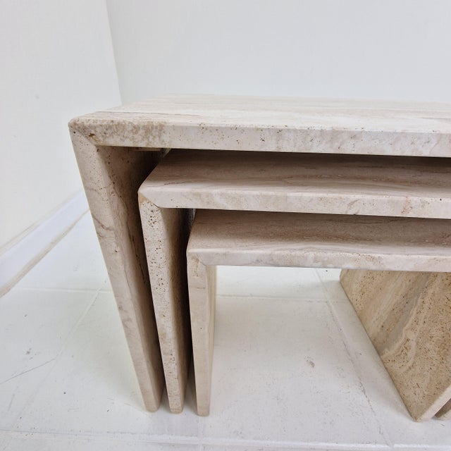 Beige Italian Grooved Travertine Nesting Tables, 1980s, Set of 3 For Sale - Image 8 of 18