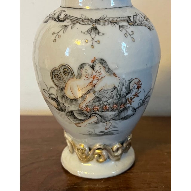 Chinoiserie Antique 18th Century Qianlong Chinese Export Porcelain Tea Caddy Urn Decorated en Grisaille With Courting Couples For Sale - Image 3 of 12