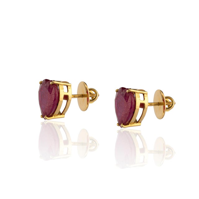 Natural Ruby Earring with 22.02 Carats Ruby in 18k Gold For Sale In New York - Image 6 of 6