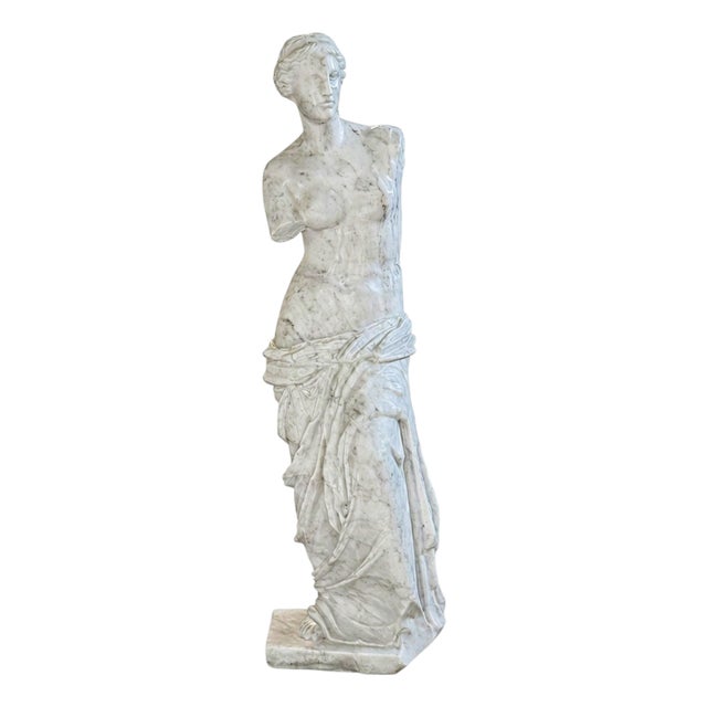 20th Century Greek Statue of Venus de Milo in Carrara Marble For Sale