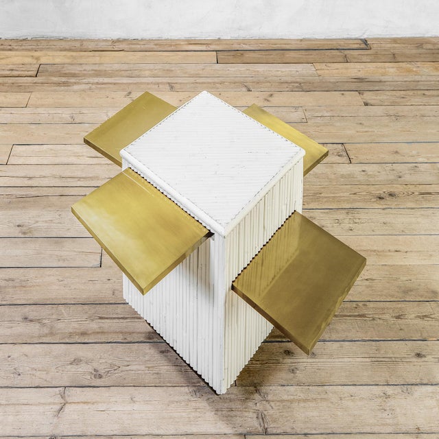 Vintage Center Table, in Good conditions. Designed 1960 to 1969