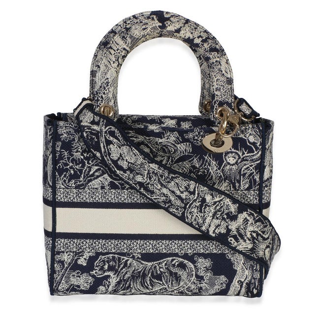 Christian Dior Navy Canvas Toile De Jouy Embroidered Medium Lady D-Lite For Sale - Image 4 of 9
