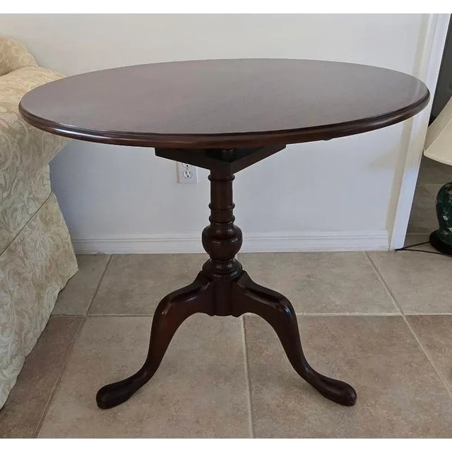 Queen Anne Queen Anne Style Mahogany Pedestal Tilt Top Tea Table For Sale - Image 3 of 7