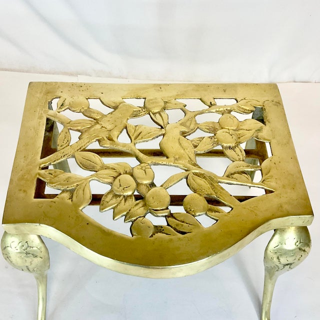 English Late 1800s Antique English Cast Brass Fireplace Footman Kettle Pot Stand. For Sale - Image 3 of 11