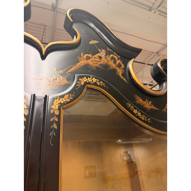 1960s Monumental Chinoiserie China/Display Cabinet From Union National For Sale - Image 5 of 11