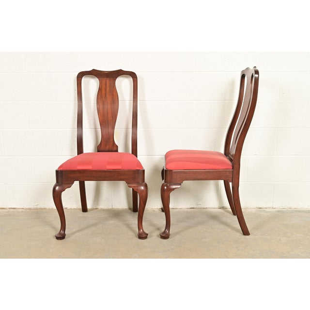 Henkel Harris Queen Anne Solid Mahogany Side Chairs or Dining Chairs, Pair For Sale - Image 9 of 13