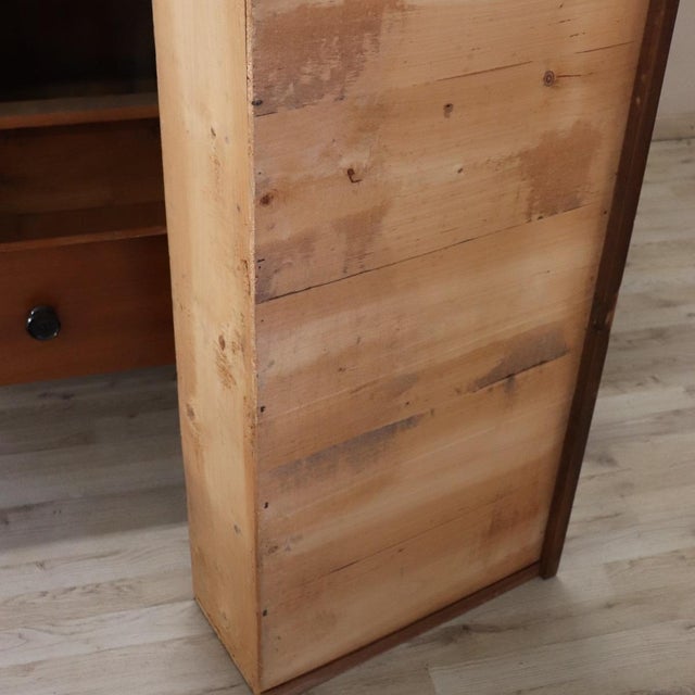 Wood Antique Early 19th Century Walnut Chest of Drawers For Sale - Image 7 of 14