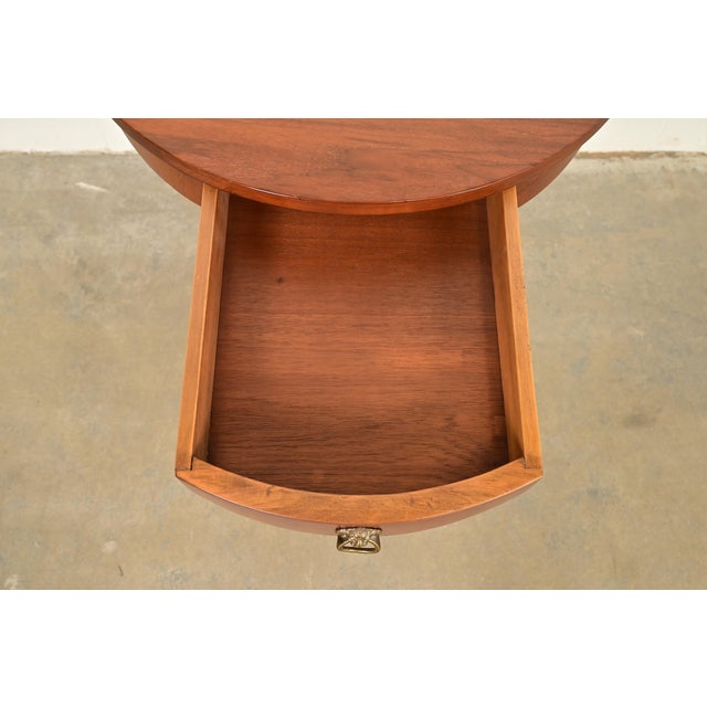 Baker Furniture Style Georgian Carved Walnut Pedestal Drum Side Table or Tea Table, Circa 1960s For Sale In South Bend - Image 6 of 13