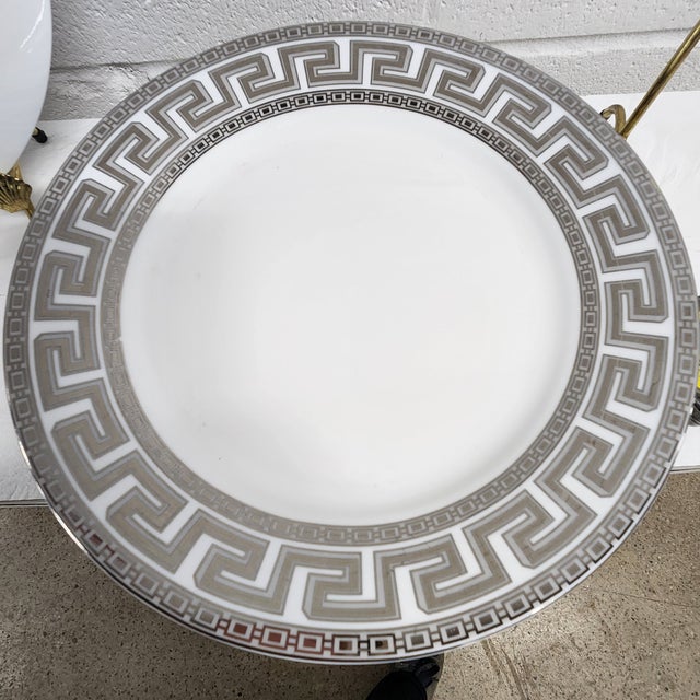 Platinum Casati Bavaria Fine Porcelain Dinner Plates With Platinum Greek Key Border – Set of 6 For Sale - Image 8 of 17