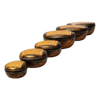 Mid-Century Nesting Boxes in Woven Bamboo and Polychrome Lacquer Indochinese Work, 1950s, Set of 6 For Sale