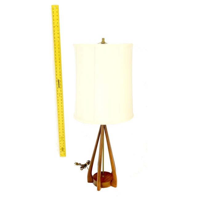 Mid 20th Century Oiled Walnut Mid-Century Modern Carved Sculptured Table Lamps Pearsal Mint - A Pair For Sale - Image 13 of 15