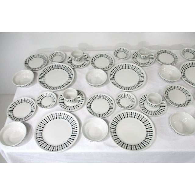 Off-white Mid 20th Century Paul McCobb Contempri 8 Place Setting Dinnerware Set 48 Pcs. For Sale - Image 8 of 13