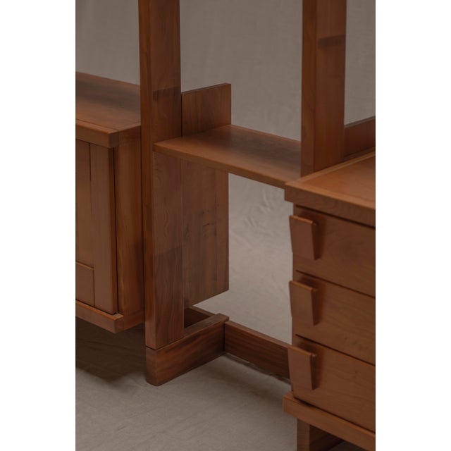 1970s French Minimalist Wall Unit in Elm from Maison Regain, 1970s For Sale - Image 5 of 16