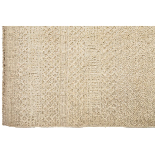 Textile Beige Transitional Hand Loom Wool Rug With Geometric Pattern For Sale - Image 7 of 10