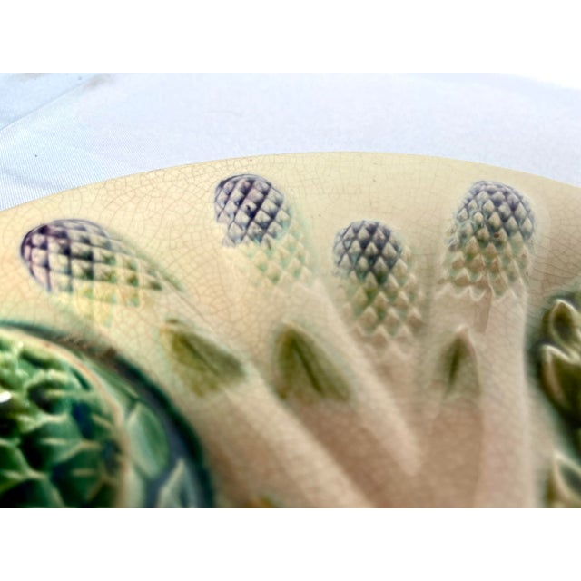 Luneville Antique Late 1800s Luneville Barbotine Majolica Asparagus and Artichoke Plate For Sale - Image 4 of 13