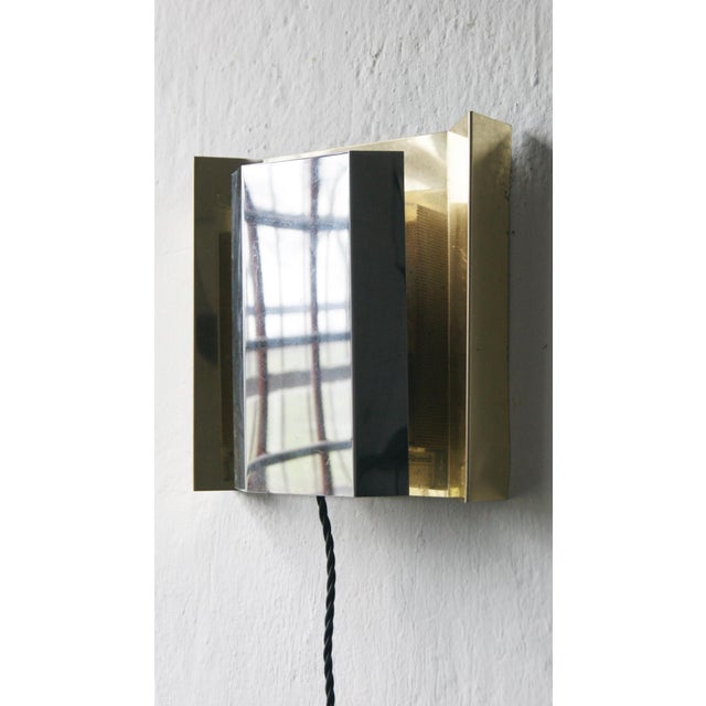 At first glance the lamp looks minimalistic. Only when switched on does it turn into an extraordinary decoration. The...