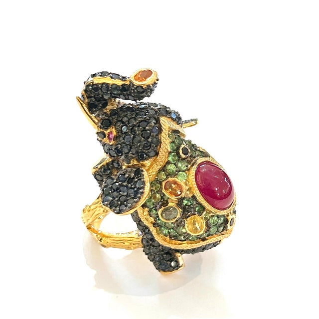 Bochic "Orient" Ruby, Emerald & Sapphire Elephant Rings Set In 18K Gold & Silver For Sale - Image 11 of 18