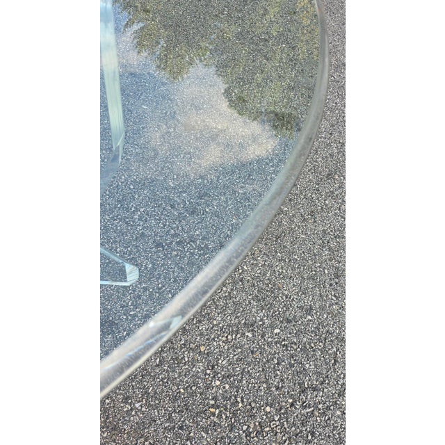 Postmodern 50" Round Glass Dining Table With Sculptural Interlocking Lucite Pedestal Base, Late 20th Century For Sale - Image 4 of 6