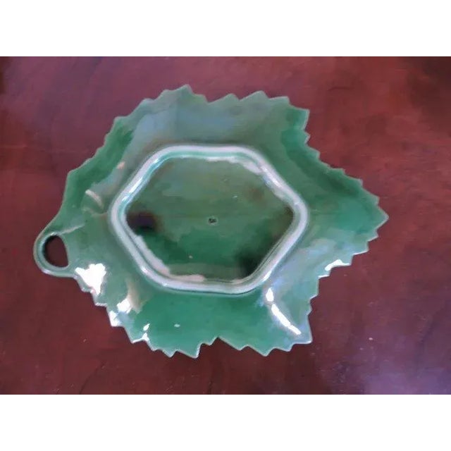 Ceramic 19th Century English Green Glazed Porcelain Leaf Dishes - Set of 3 For Sale - Image 7 of 11