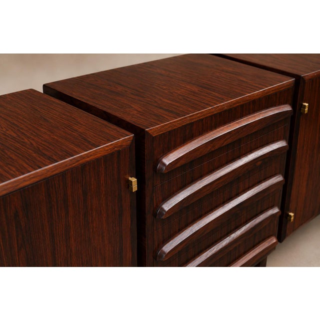Mid-Century Modern Brazilian Modern Rosewood Credenza With Sculptural Drawers by Jean Gillon, Brazil, 1960s For Sale - Image 3 of 18