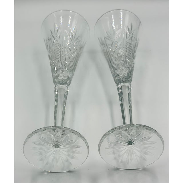 Elevate your cocktail experience with this exquisite set of two Waterford glasses that offer timeless elegance and...