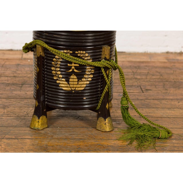 19th Century Japanese Meiji Period Hokai Lidded Box with Brass Accents and Original Rope For Sale - Image 5 of 13