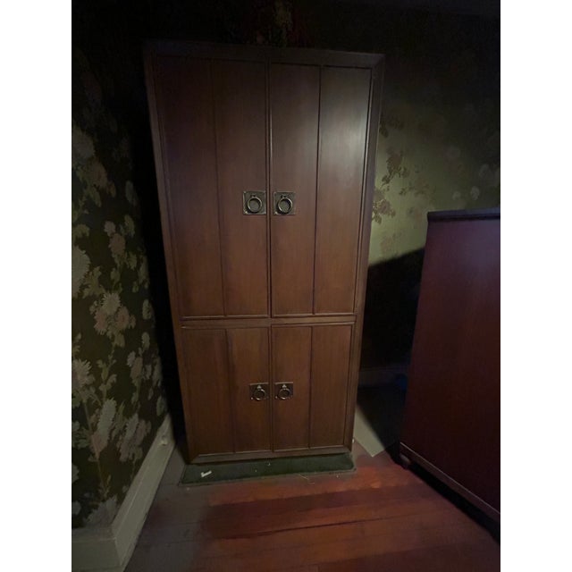 Vintage but modern look. Also listing dresser, night stands and console. Rare opportunity to own a whole set. Good...