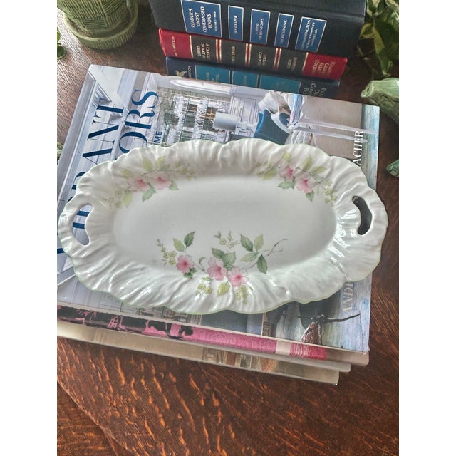 Mid 20th Century Elizabethan Staffordshire Bone China Pink Floral Berry Bowl With Underplate For Sale In New Orleans - Image 6 of 8