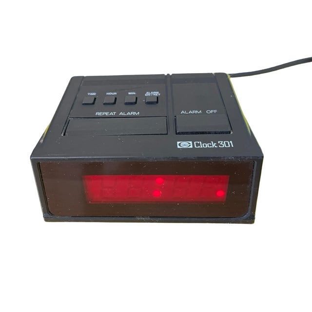 Black Electric Clock/Alarm Clock Elite Clock 301, Germany 1980s. For Sale - Image 8 of 12