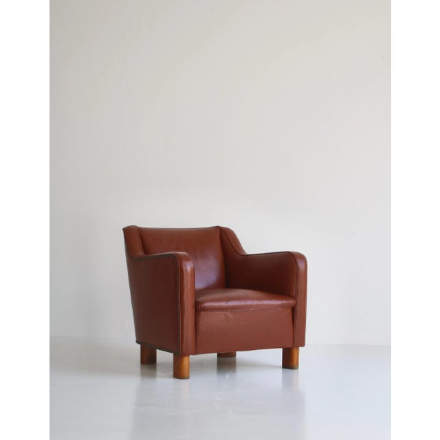 Fritz Hansen Danish Modern Easy Chair in Leather and Beech by Mogens Lassen for Fritz Hansen, 1940s For Sale - Image 4 of 18