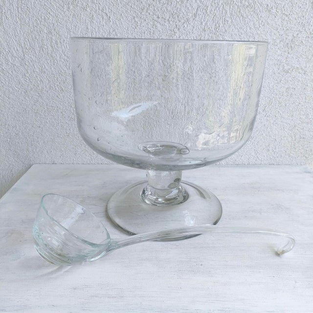 Large sparkling glass cocktail cup, typical of Biot, with its glass ladle This piece is attributed to the mentioned...