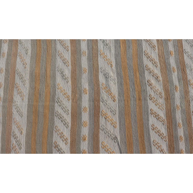 Vintage Turkish Kilim Runner in Soft Cream, Beige, and Peach Tones 2'9 X 12'6 For Sale - Image 11 of 13