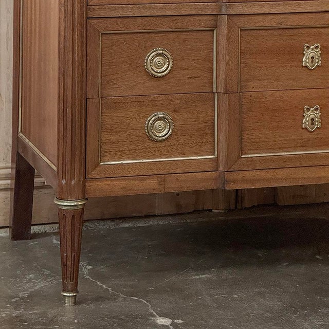 Antique French Louis XVI Mahogany Commode With Carrara Marble For Sale In Dallas - Image 6 of 14