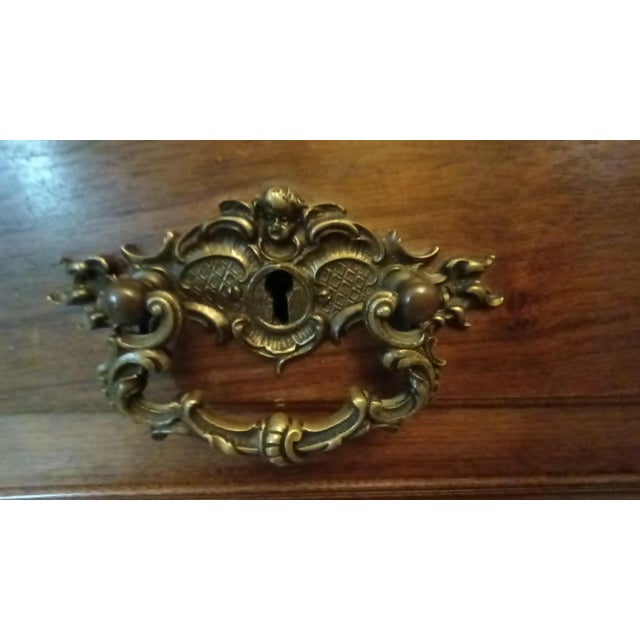 18th Century Display Cabinet For Sale In Nashville - Image 6 of 18