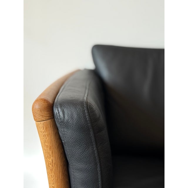 Wood Black Leather 3-Seater Sofa with Oak Frame attributed to Mogens Hansen for Stouby, Denmark, 1970s For Sale - Image 7 of 18