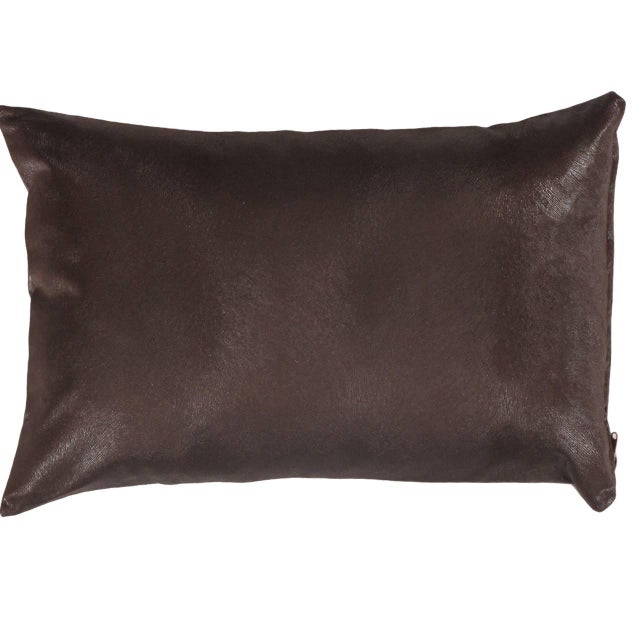 With luxurious PU leather front and 100% PU Leather backing ,this durable pillow pillow makes a refines accent . add a...