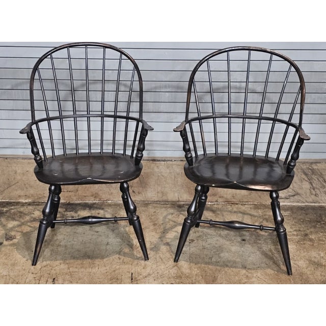 American Late 20th Century Pair of Adriance Heritage Sack Back Windsor Arm Chairs Bench Made Black Finish For Sale - Image 3 of 9