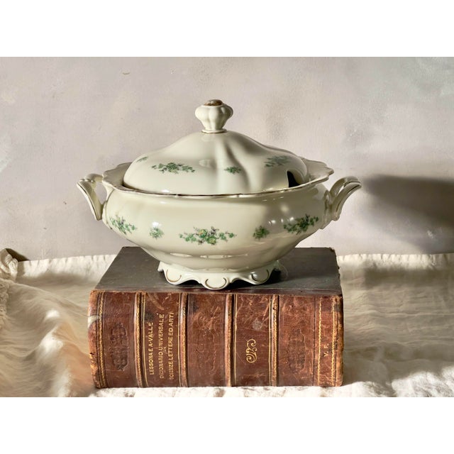 1950s Porcelain Theresia Tureen with Gilt Details from Seltmann Weiden, Germany, 1950s For Sale - Image 5 of 16