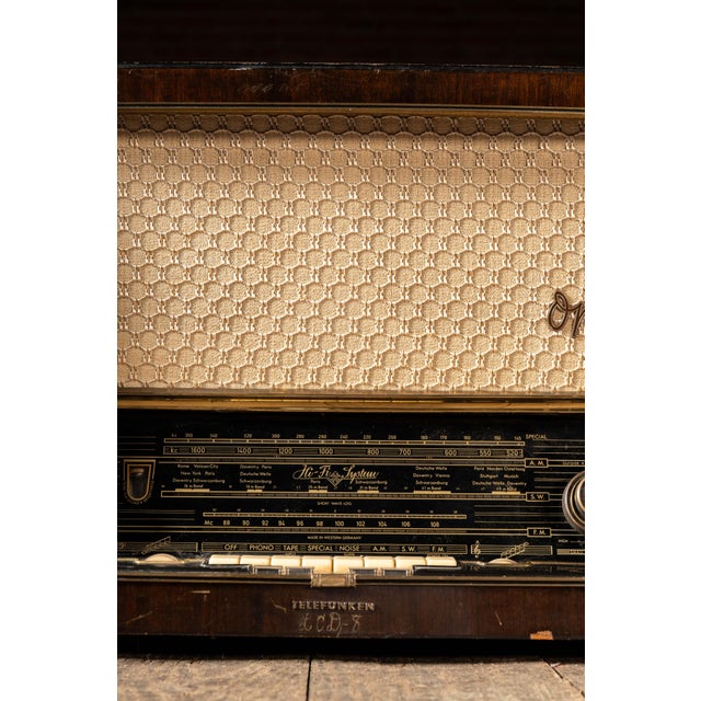 Mid 20th Century C. 1950 Working Telefunken Opus 7 Hi-Fi Tube Radio For Sale - Image 5 of 18