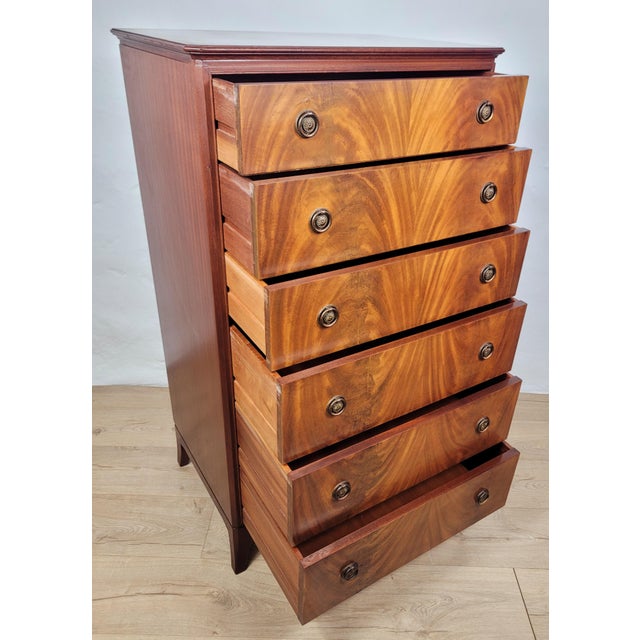 Mid-Century Modern Mid-Century English Chest of Drawers in Mahogany, 1960s For Sale - Image 3 of 18