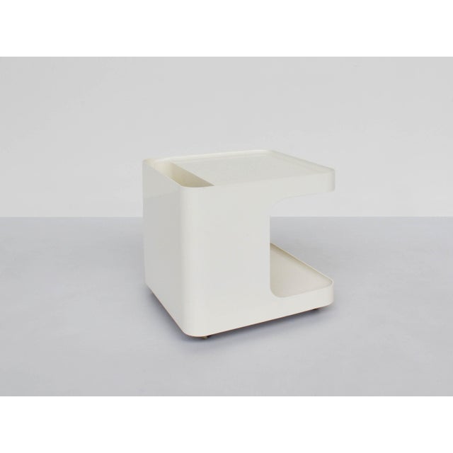 1970s Space Age White Sliding Side Table with Magazine Holder by Marcello Siard, Italy, 1970s For Sale - Image 5 of 5