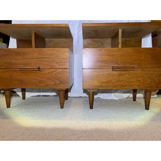 1950s Ramseur Mid Century Modern Set of 2 Nightstands For Sale - Image 10 of 13